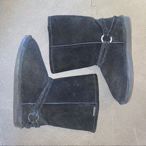 Bearpaw boots! Like NEW!!